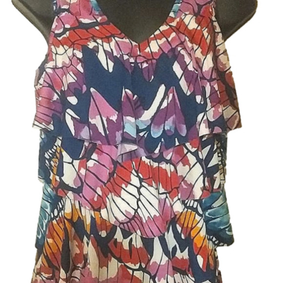 ⭐️HOST Pick ⭐️ THX V Neck Layer Sleeveless Top - Picture 1 of 3